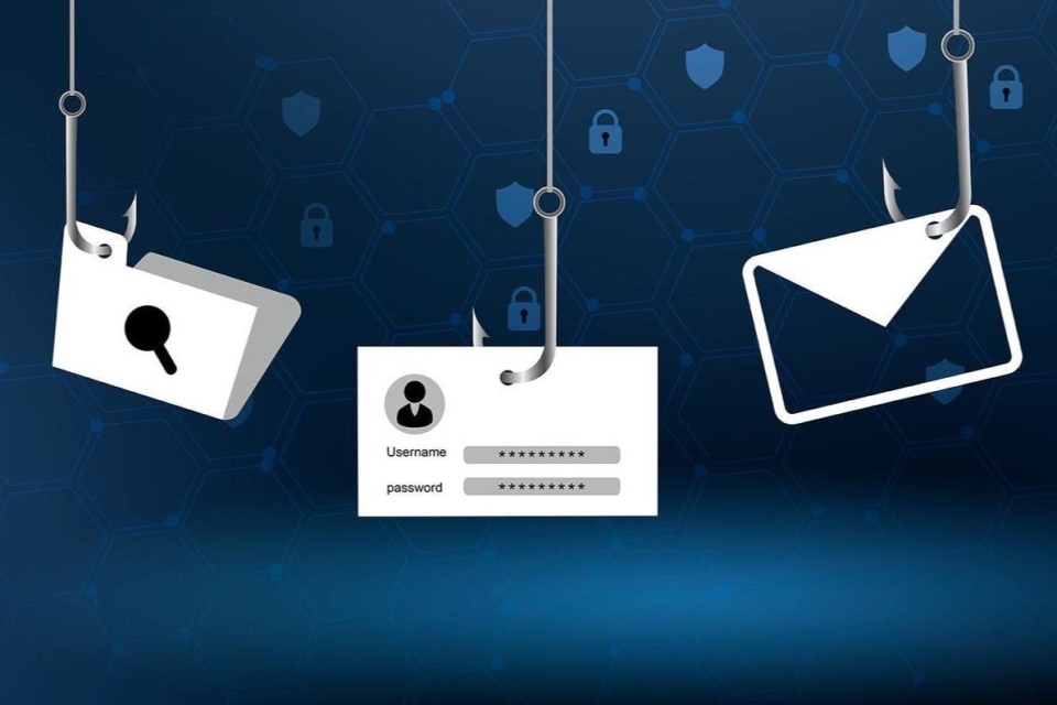 Phishing email bait hooks